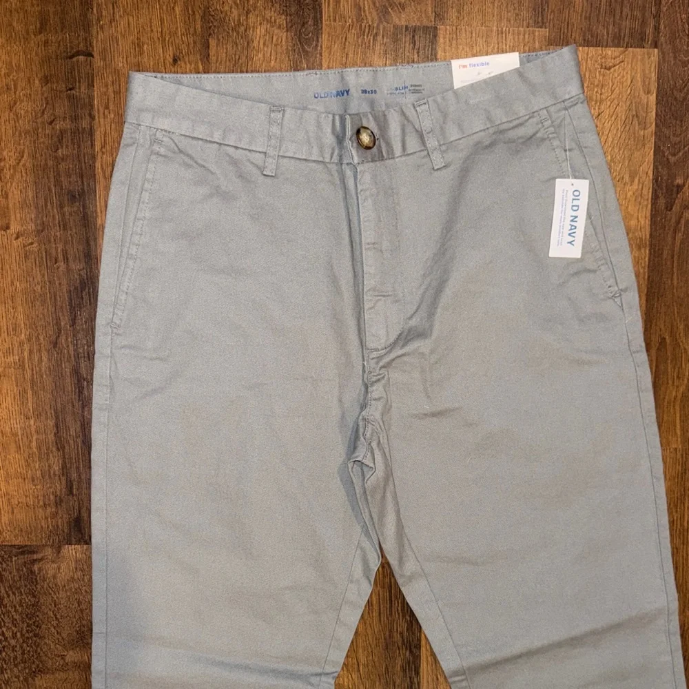 NWT Men's Old Navy Gray Chino Pants - Slim Fit (size 28x30)
